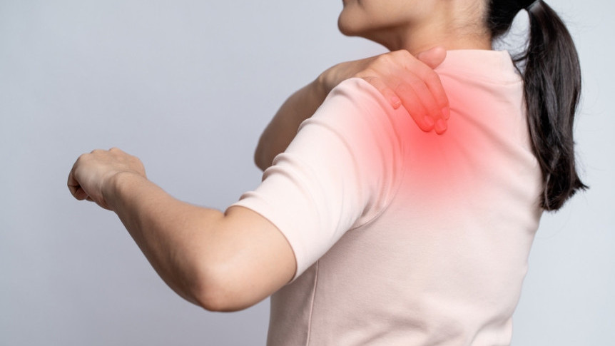 Rotator Cuff Tear Can Cause Shoulder Pain — High Risk for Those Over 60: How Physical Therapy Helps Recovery and Prevents Progression to Frozen Shoulder