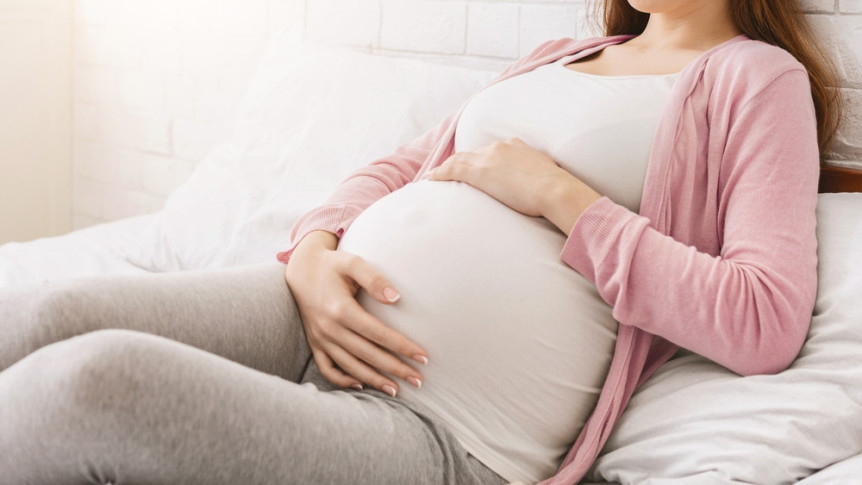 Post-Term Pregnancy: Risk Factors Include Advanced Maternal Age, Overweight, and Prior Late-Term Delivery — How Prenatal Tests Guide Induction Timing and Methods