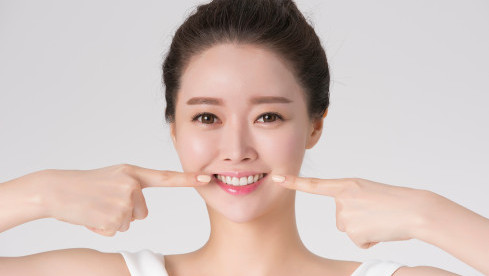 Thumbnail of Teeth Whitening and Veneers